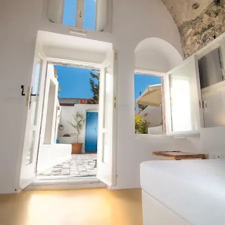 Holiday home Tritiani Traditional Messaria (Santorini)